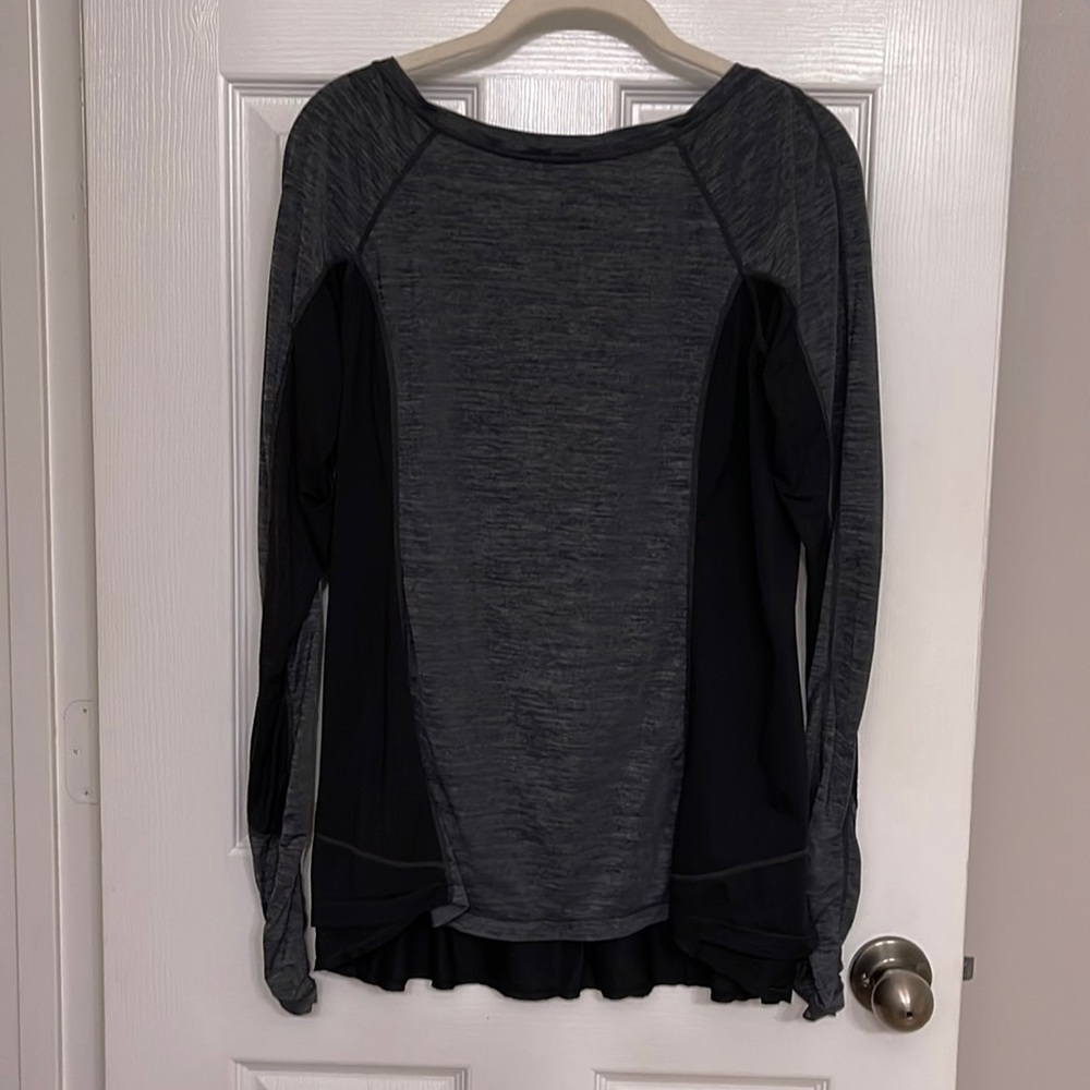 Lululemon Long Sleeve Tech Top w Ruffle Detail